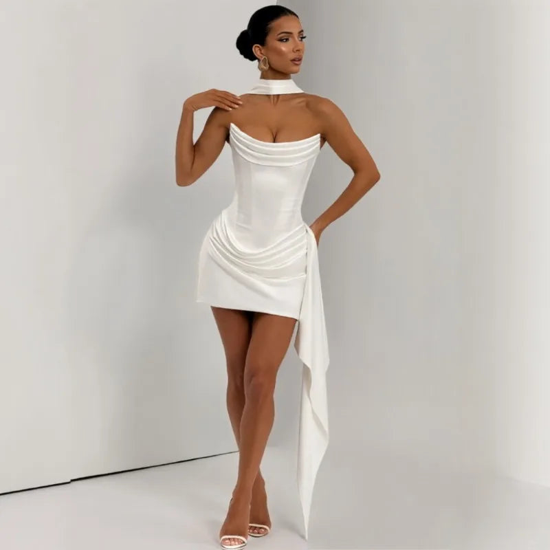 Vestido Mini Hombros Descubiertos — Noche de Lujo y Actitud