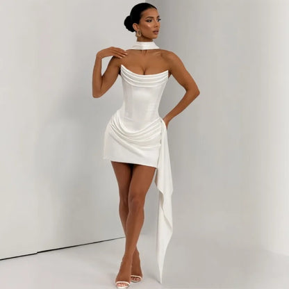 Vestido Mini Hombros Descubiertos — Noche de Lujo y Actitud