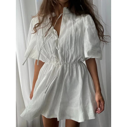 Vestido Midi Plisado con Cuello Alto — Elegancia Casual de Verano