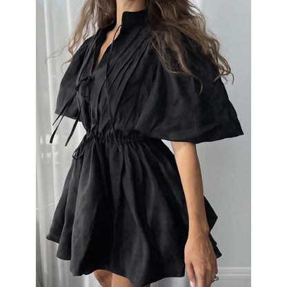 Vestido Midi Plisado con Cuello Alto — Elegancia Casual de Verano