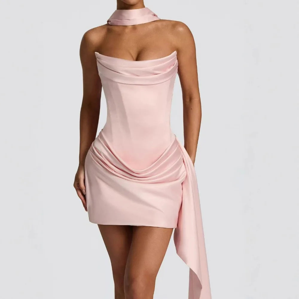 Vestido Mini Hombros Descubiertos — Noche de Lujo y Actitud